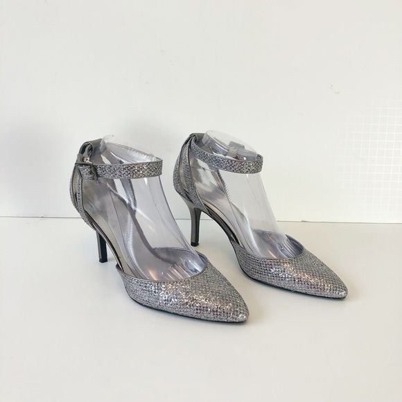 Marc Fisher Metallic Glitter Ankle Strap Pumps Heels Silver Pointed Toe Size 8.5 - Picture 1 of 13